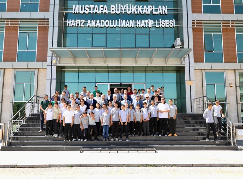 Sayın Valimiz ve Kaymakamımız  Mustafa Büyükkaplan İmam Hatip Ortaokulu’nu Ziyaret Etti